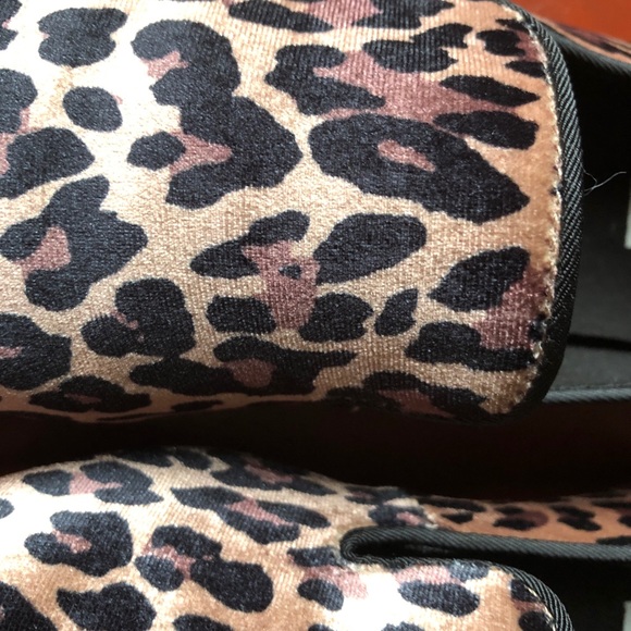 Caslon Leopard Slipper Shoe: Size 8 Velvet Slip-On - Picture 8 of 8